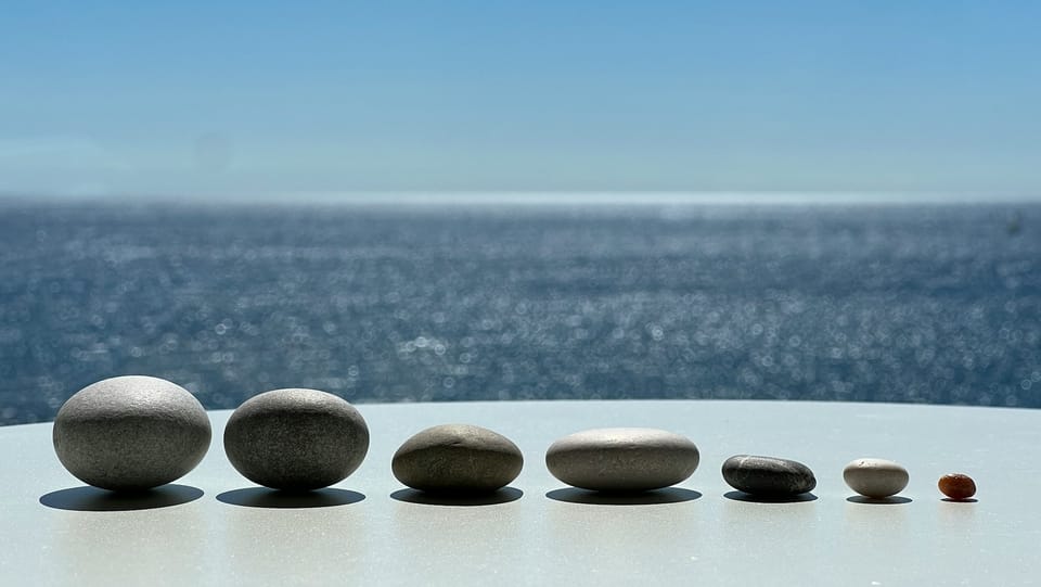 The Minimalism–Mindfulness Connection: Why the Two Practices Naturally Belong Together